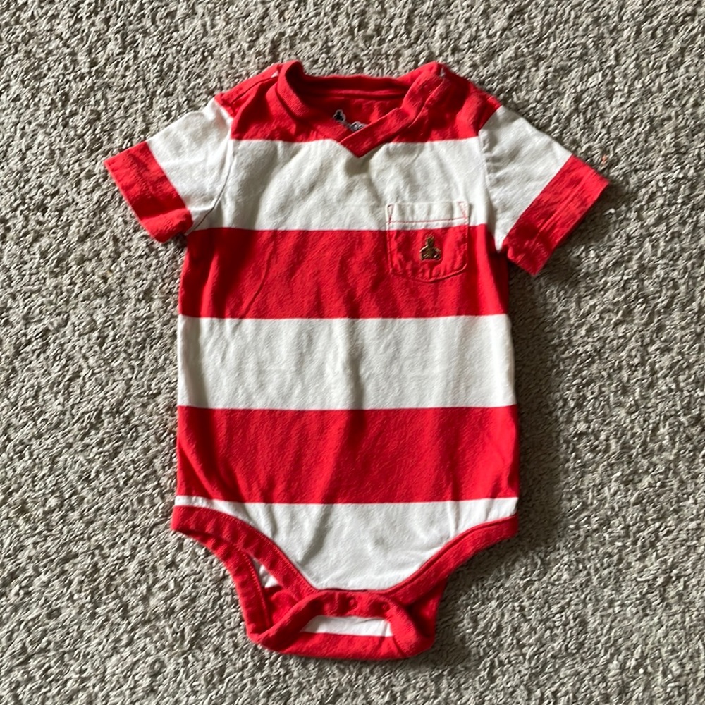 Baby gap gently worn boys onesie
